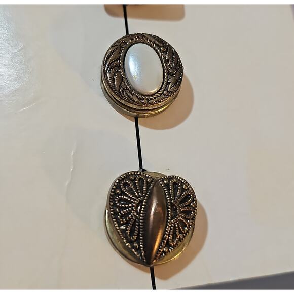 Vintage Button Covers Made in USA Nony New York Ornate Gold Tone Set of 5 - Picture 5 of 12